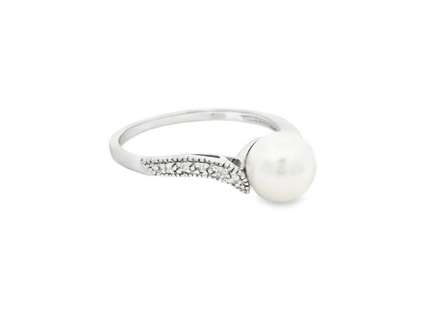 14K White Gold Freshwater Pearl and Diamond Ring