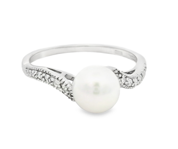 14K White Gold Freshwater Pearl and Diamond Ring